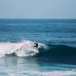Surf House Albergue