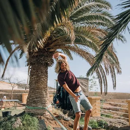 Surf House Ostello *