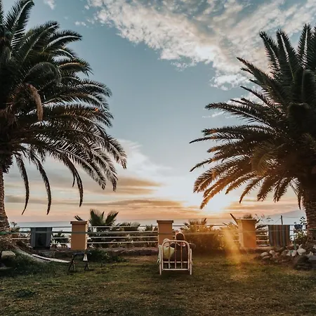 Surf House * Callao Salvaje