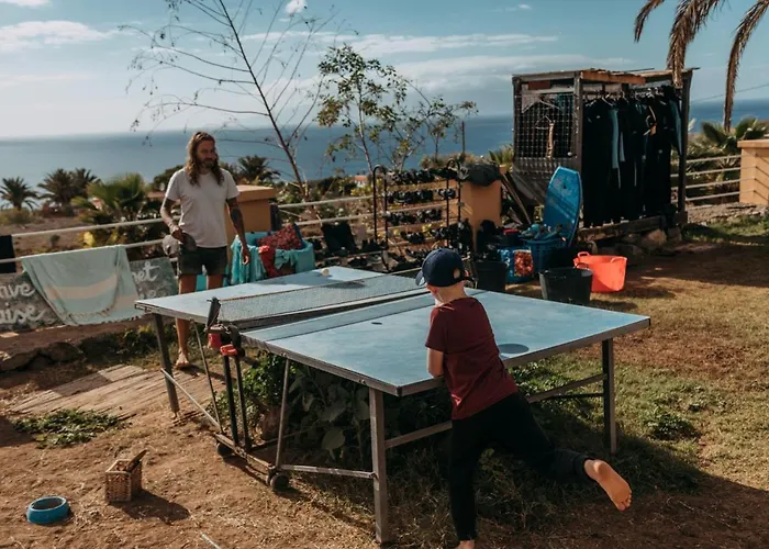 بيت شباب Surf House *